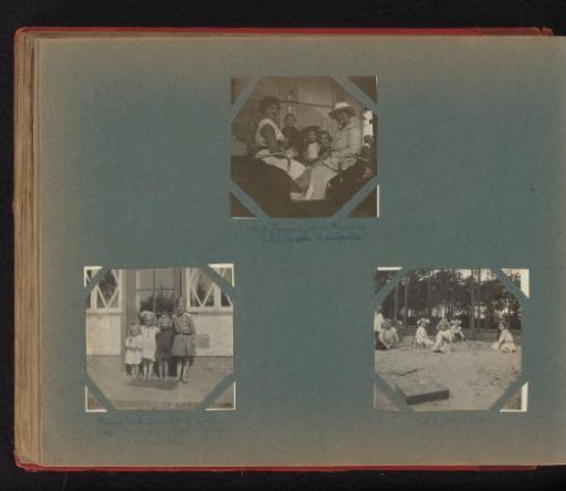 Eva and Hetty Boelen with cousins (including Coba and Musch Arntzenius) and their governesses, in Epe