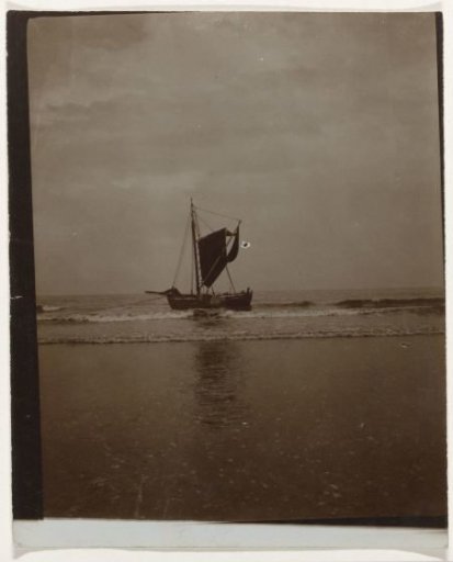 Sailing ship in shallow water at the coast (North Sea coast), Netherlands or Germany