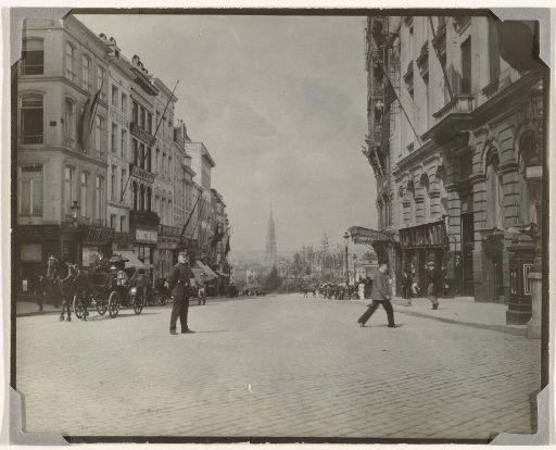 Rue Montagne de la Cour, Brussels, with The Old England Building on the right