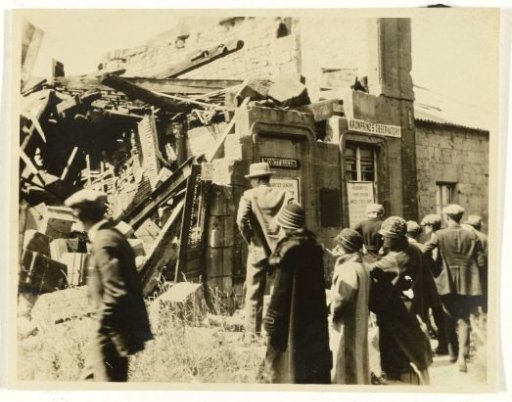 Group of American tourists at the ruins of the 'Kronprinz Observatory' (Fest Kronprinz or Fort Driant) in or near Montfaucon, France, destroyed during the First World War