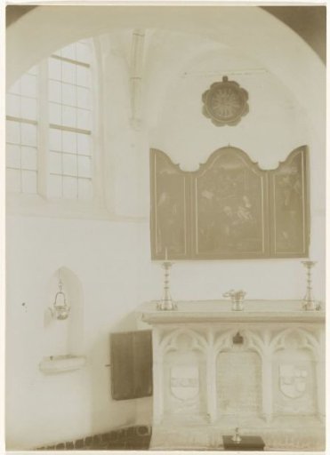 Chapel of the Sint Anna Alms House at Leiden with the triptych of the Adoration of the Kings by P. Coecke van Aelst