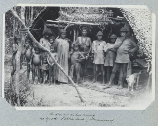 Village on the Groote Poïka creek (Saramacca)