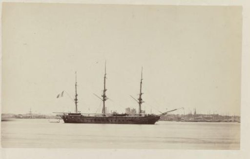 Frigate 'Magicienne' in the Hudson, with New York in the background