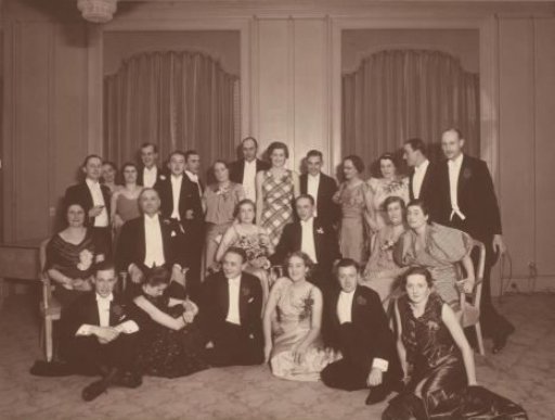 Group Portrait with Bride and Groom Henriëtte Boelen and Jan Laverge Surrounded by Guests