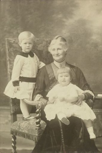 Portrait of Grandma Boelen with Henk and Eva