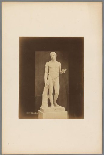 Sculpture of a discus thrower