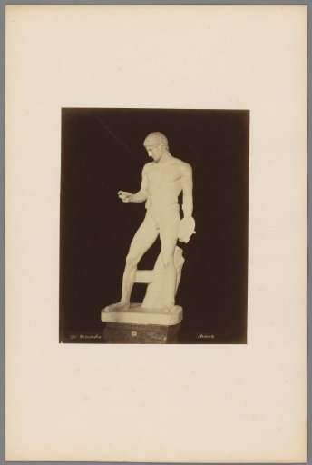 Sculpture of a discus thrower
