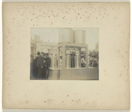 Jan C. Schüller at a water machine at the World's Fair in St. Louis (Louisiana Purchase Exposition), 1904