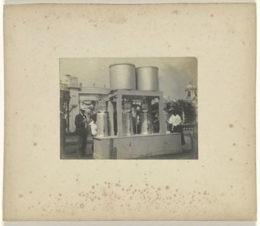 Jan C. Schüller at a water machine at the World's Fair in St. Louis (Louisiana Purchase Exposition), 1904