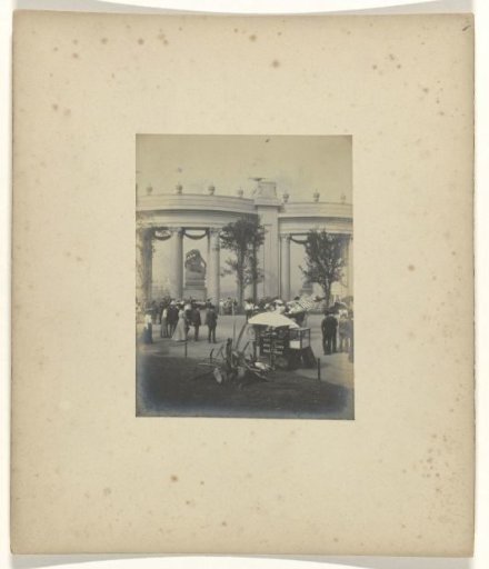Parade of cars at the World's Fair in St. Louis (Louisiana Purchase Exposition), 1904
