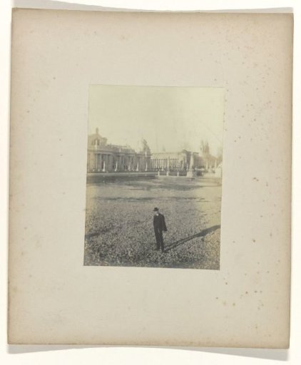 Jan Catharinus Schüller on the Grounds of the World Exhibition in St. Louis (Louisiana Purchase Exposition), 1904, with Electricity Palace (left) and Palace of Manufactures (right) in the Background