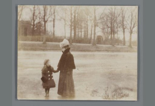 Johanna (Hans) de Jong with her stepmother Elisabeth de Jong on natural ice