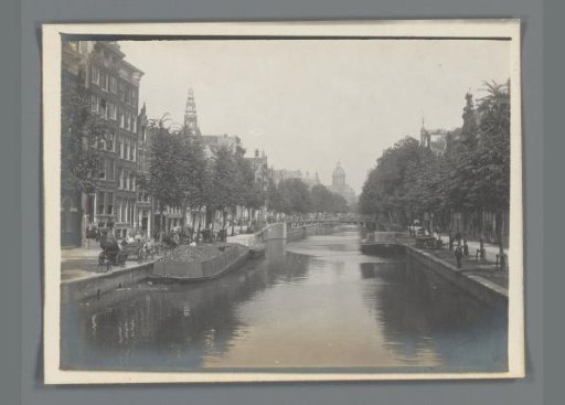 Oudezijds Voorburgwal, on the left the Oude Kerk and in the background the Basilica of Saint Nicholas, Amsterdam