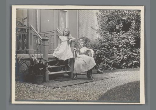 Portrait of Johanna (Hans) de Jong and Johanna (Nan) Vreede in the Garden of Piet and Hendrina (Dina) de Jong in Arnhem