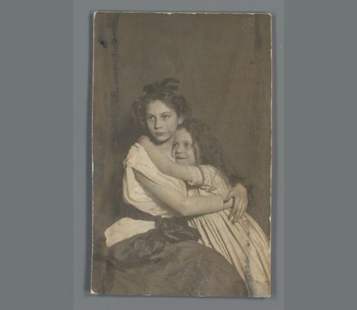 Tableau vivant with Johanna (Hans) de Jong and Johanna Lissia (Lizzy) Eerdmans based on the self-portrait of Elisabeth Vigée-Lebrun and her daughter from 1789