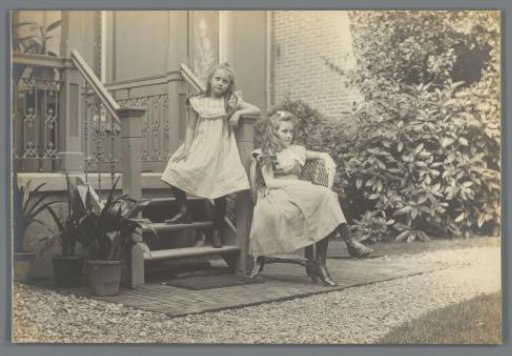 Johanna (Hans) de Jong and Johanna (Nan) Vreede in the garden of Piet and Hendrina (Dina) de Jong in Arnhem