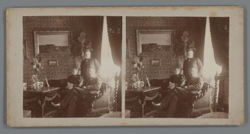 Portrait of Piet de Jong with his parents Johanna de Jong-Voet and Lambertus de Jong in his house in Arnhem