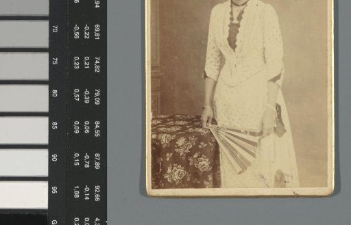 Portrait of possibly Guusje Bruins as a young woman