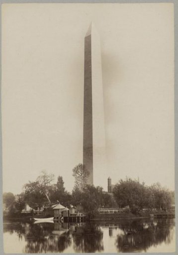 Washington Monument in Washington D.C. with a pond at its foot
