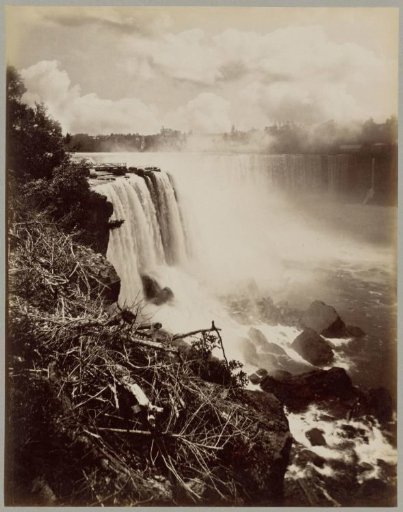 View of Niagara Falls with rocks in the foreground