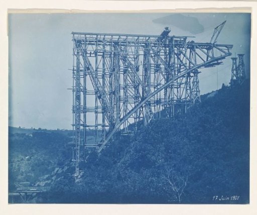 The construction of the Viaduc du Viaur
