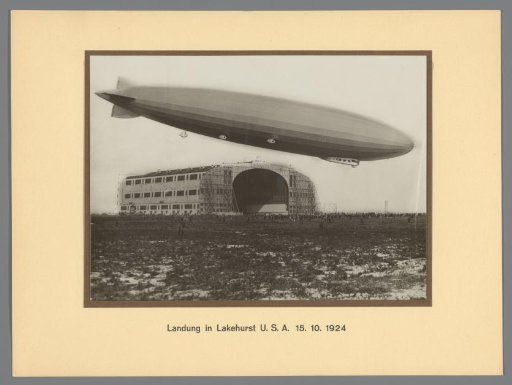 Landing of the zeppelin in the USA