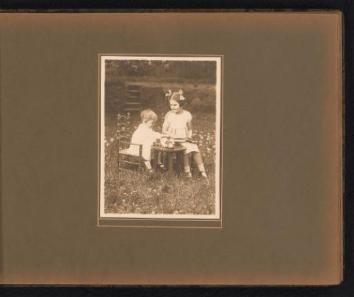 Two Children in a Garden, Probably Griet and Adriaan Fokker
