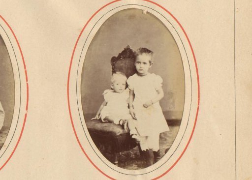 Portrait of two girls, designated as Cecile and Marietje
