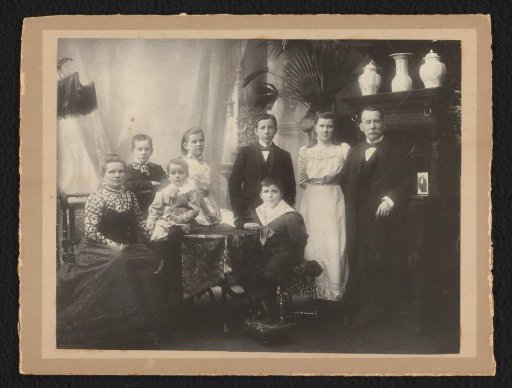 Group portrait of August and Margo Kessler, with An, Dolph, Go, Guus, Jan, and Boelie
