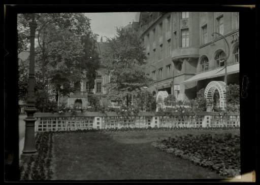 Film negative with a view of Leipzig and a house in Bünde