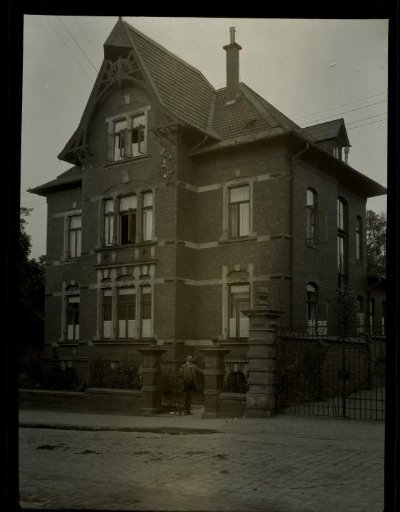 Film negative with a view of Leipzig and a house in Bünde
