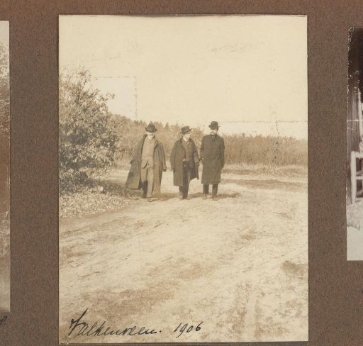 Three walking men: left Willem Mengelberg, center Gustav Mahler, right Alphons Diepenbrock, Valkenerveen