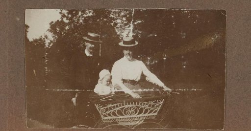 Alphons Diepenbrock with husband and daughter