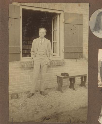 Alphons Diepenbrock Standing