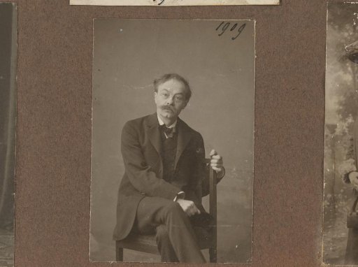 Alphons Diepenbrock, Seated