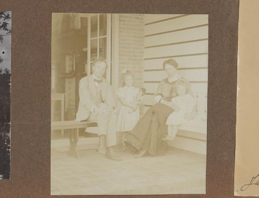 Alphons Diepenbrock with wife and two daughters, Holtwiek