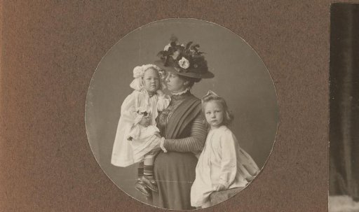 Mrs. Diepenbrock with Her Two Daughters Thea and Joanna