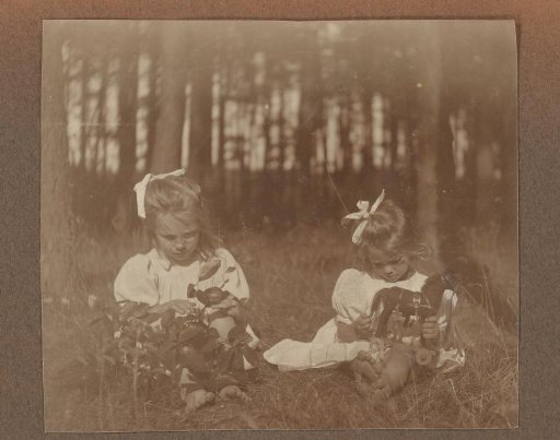 The Daughters of Alphons Diepenbrock: Joanna and Thea Sitting in a Field