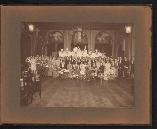 Page from the Diepenbrock family photo album with 1 group photo