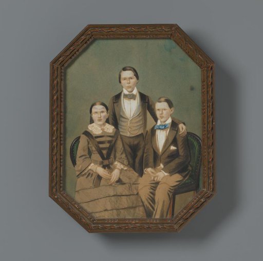 Portrait of Charles and the twins Henri and Jeannette van den Berg