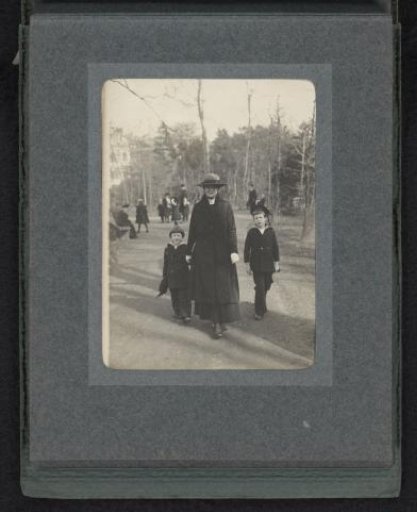 Caroline, Carel, and Frank van den Berg in a city park