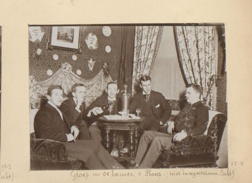 Group portrait in the room of Phons Driessen