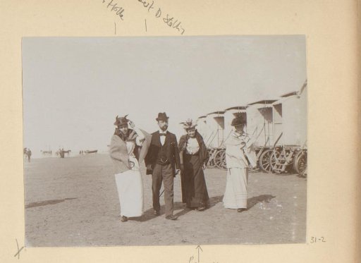 Company on the beach of Scheveningen