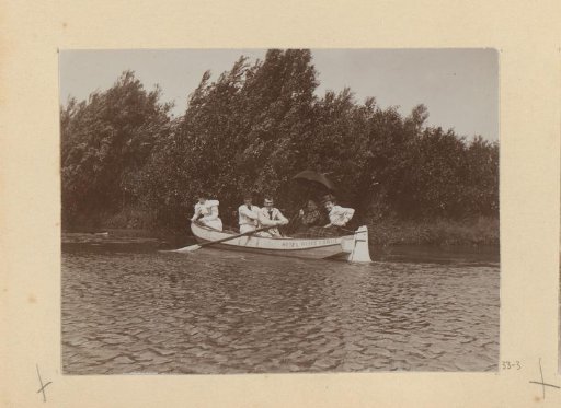 Company in a rowing boat from Hotel Wijkerburg, Voorburg
