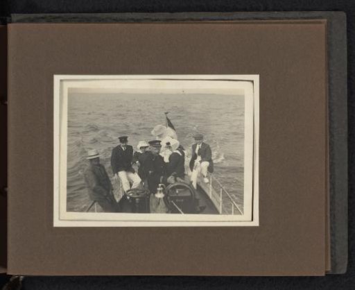 Party on a motorboat, presumably on the Zuiderzee