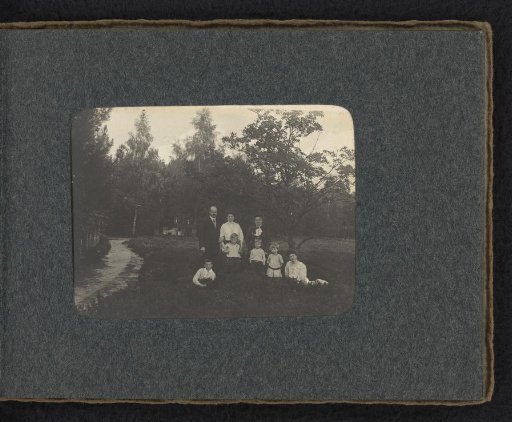 Family van den Berg on the heath at Huis ter Heide