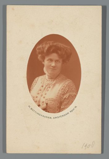Portrait of Caroline L. van den Berg-Van den Berg (Line) in oval