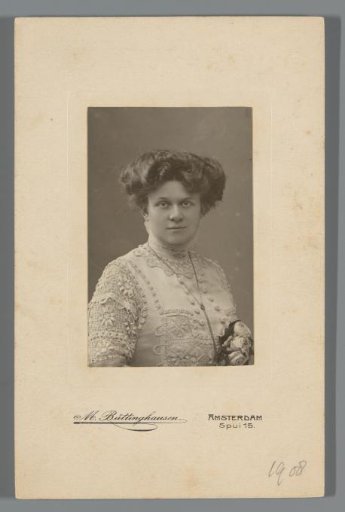 Portrait of Caroline L. van den Berg-Van den Berg (Line)