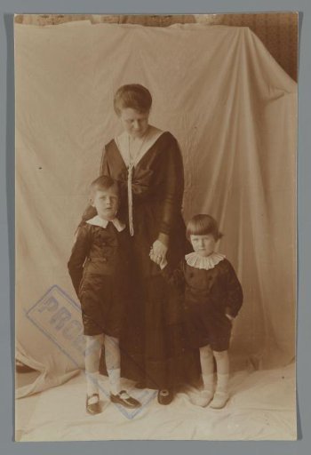 Line van den Berg and two children