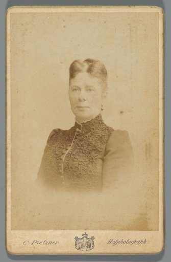 Portrait of Pauline Hoogeveen-Holle